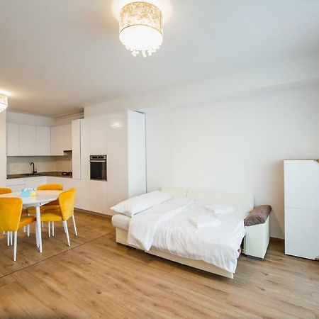 Spacious & Bright 2 Bedroom Central Apartment Oradea Extérieur photo