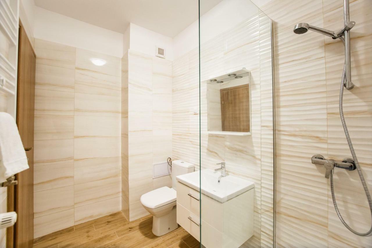 Spacious & Bright 2 Bedroom Central Apartment Oradea Extérieur photo